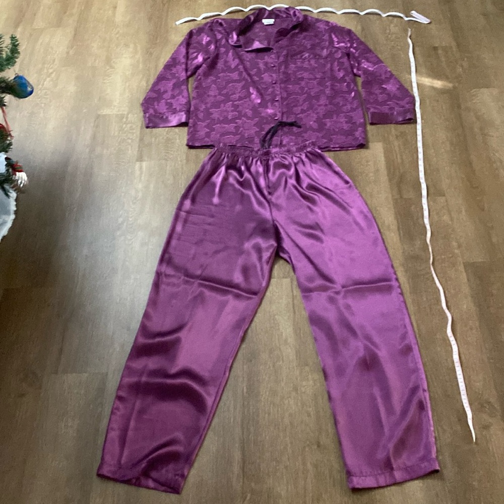 Secret treasures medium women’s pj set in purple top is see through with flowers